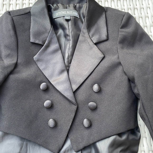 Boys Formal Tuxedo with Tail in Black Size XL - Picture 4 of 15